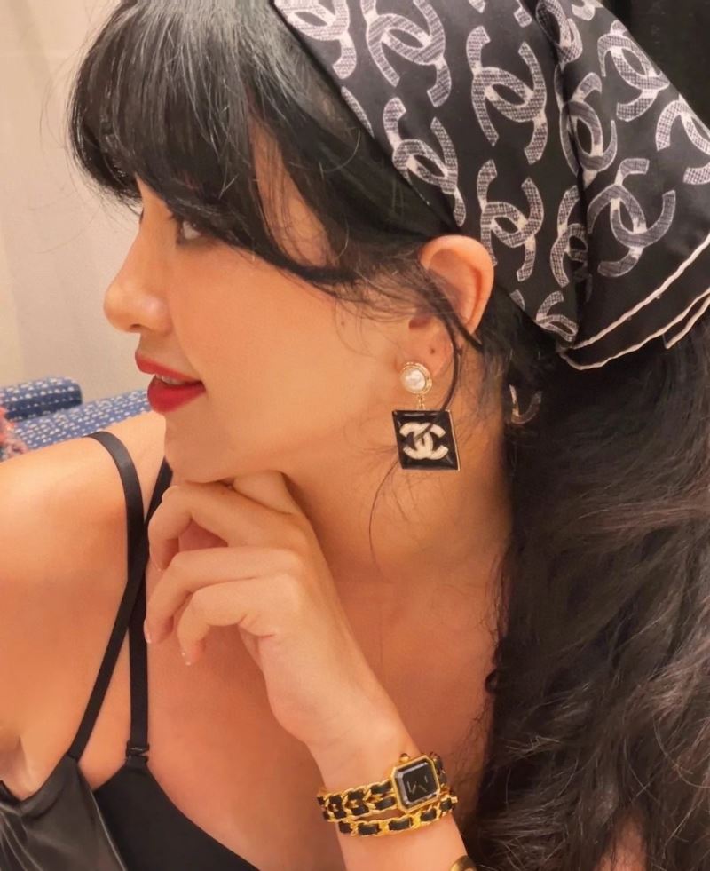 Ch**el earrings